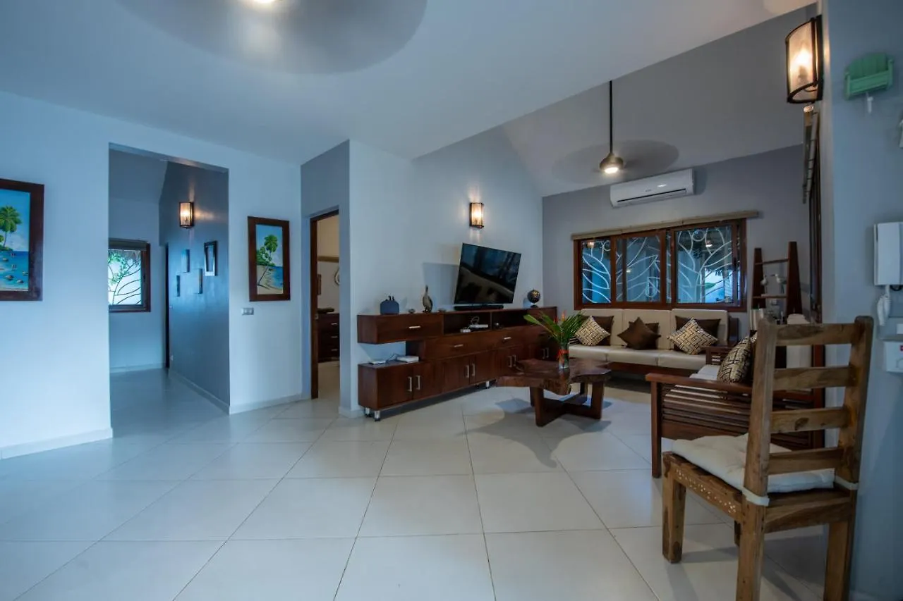 Villa Clarissa V, Walk To Beach! Las Terrenas